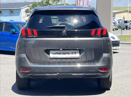 Peugeot - 5008