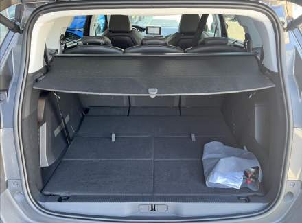 Peugeot - 5008