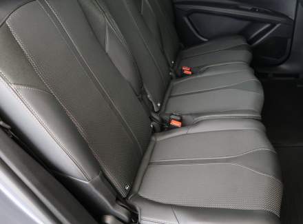 Peugeot - 5008