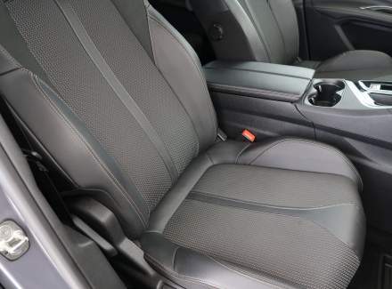Peugeot - 5008
