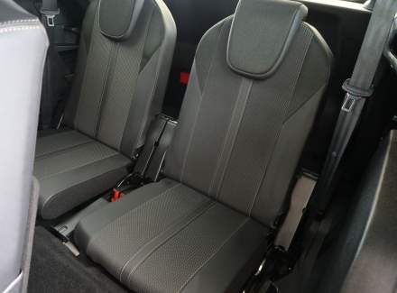 Peugeot - 5008