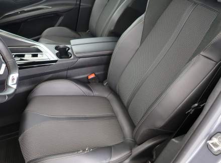 Peugeot - 5008