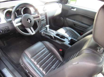 Ford - Mustang