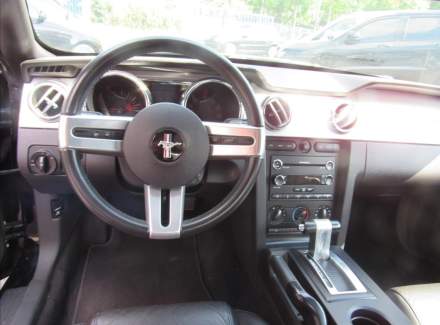 Ford - Mustang