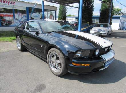 Ford - Mustang