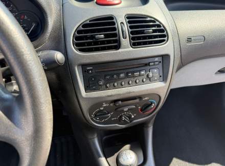 Peugeot - 206