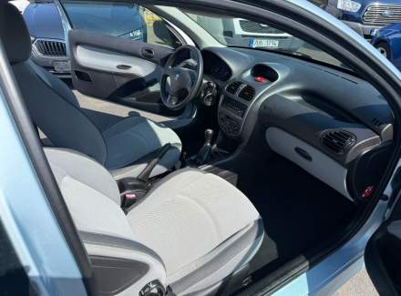 Peugeot - 206