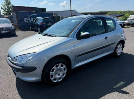 Peugeot - 206