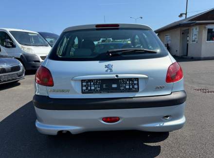 Peugeot - 206