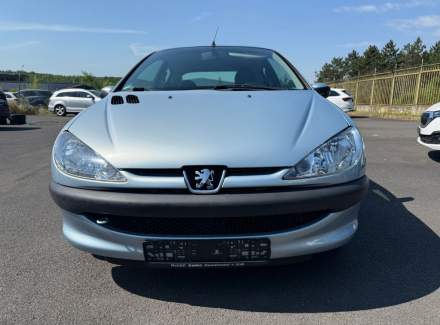 Peugeot - 206