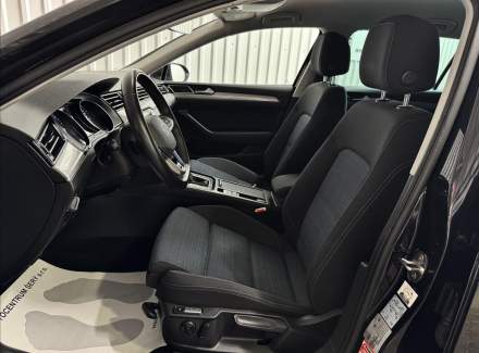 Volkswagen - Passat