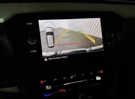Volkswagen - Passat