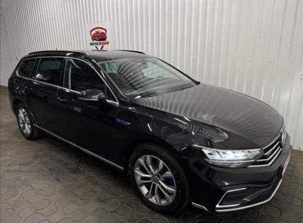 Volkswagen - Passat