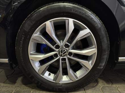 Volkswagen - Passat