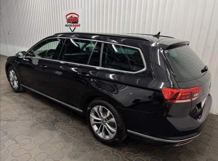 Volkswagen - Passat