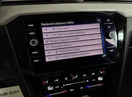 Volkswagen - Passat
