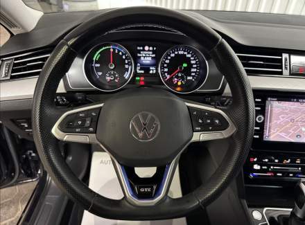 Volkswagen - Passat