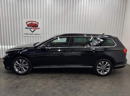 Volkswagen - Passat