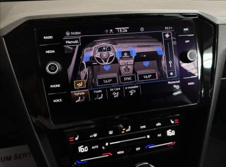 Volkswagen - Passat