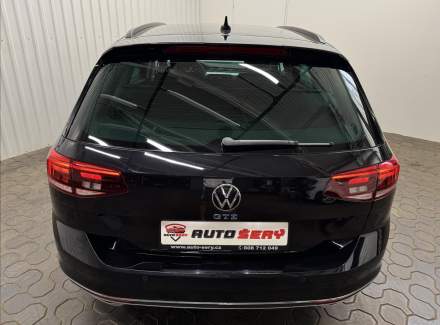 Volkswagen - Passat