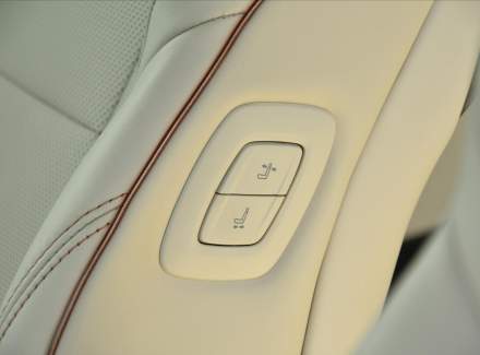 Lexus - LM