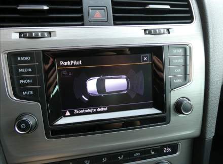 Volkswagen - Golf