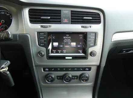 Volkswagen - Golf
