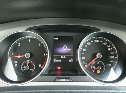 Volkswagen - Golf