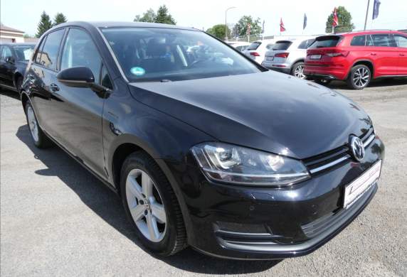 Volkswagen - Golf