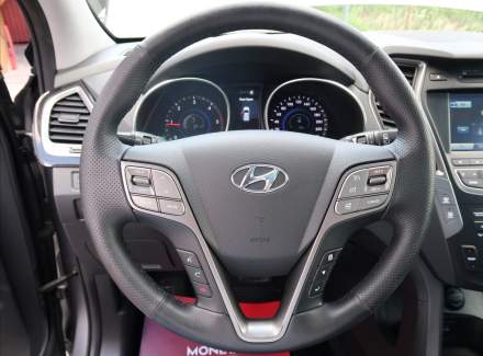 Hyundai - Santa FE