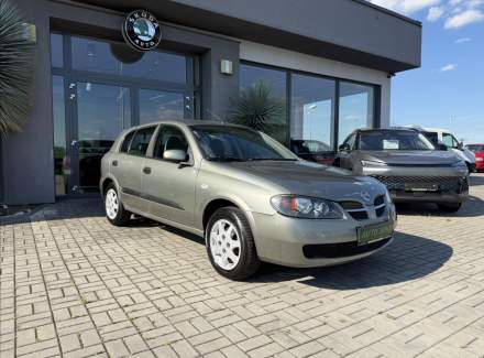 Nissan - Almera