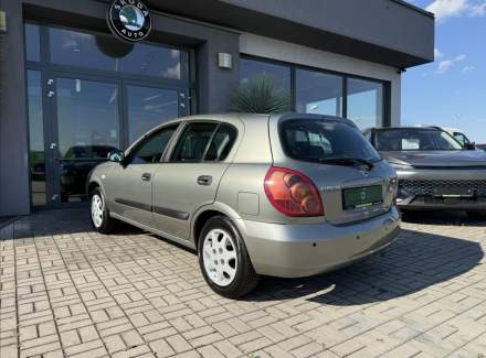 Nissan - Almera