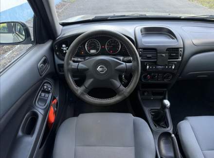Nissan - Almera