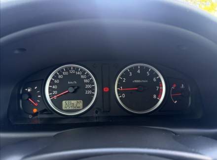 Nissan - Almera