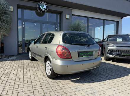 Nissan - Almera