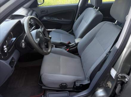 Nissan - Almera
