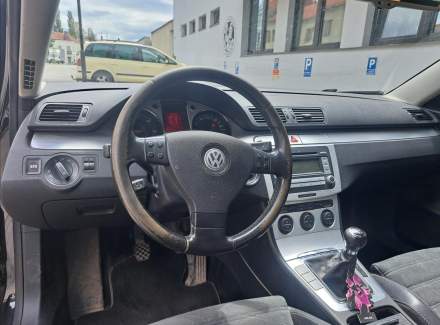 Volkswagen - Passat