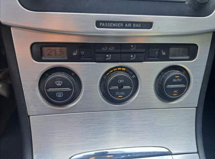 Volkswagen - Passat