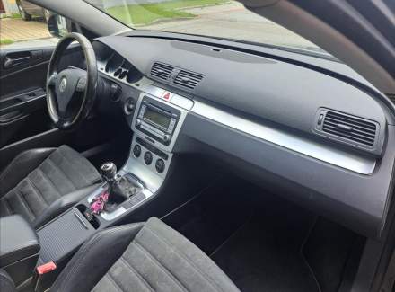 Volkswagen - Passat
