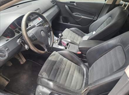 Volkswagen - Passat
