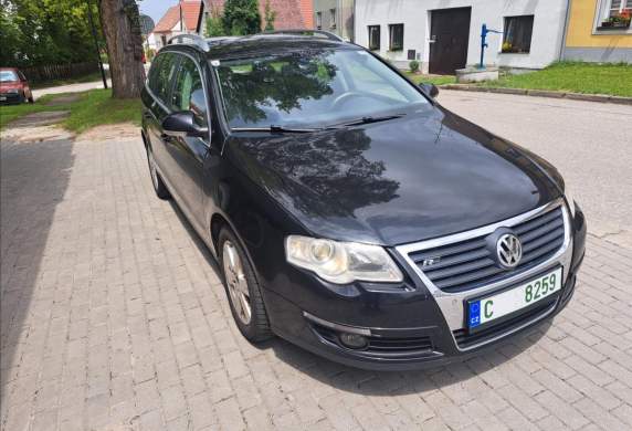 Volkswagen - Passat