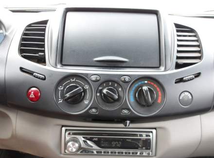 Mitsubishi - L 200