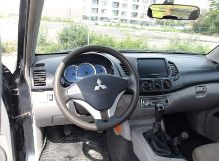 Mitsubishi - L 200