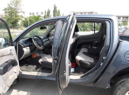 Mitsubishi - L 200