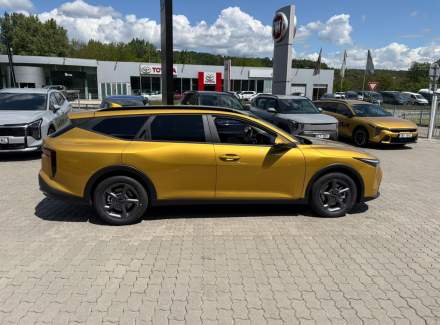 Kia - K4