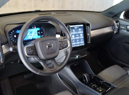 Volvo - XC40