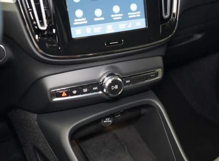 Volvo - XC40