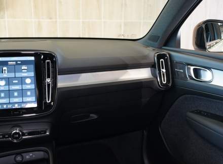 Volvo - XC40