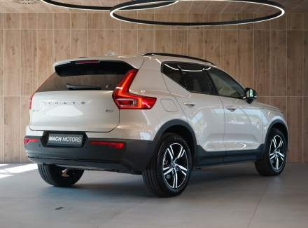 Volvo - XC40