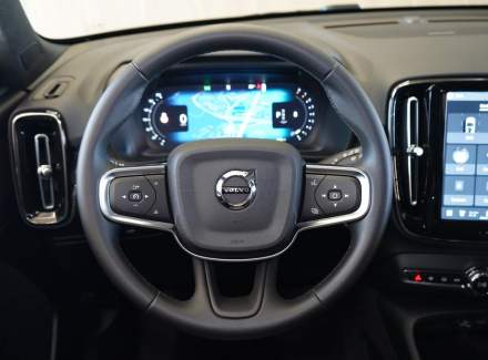 Volvo - XC40